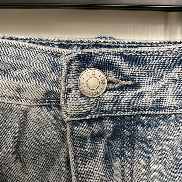 Glassons denim jean skirt, light wash - Picture 3 of 6